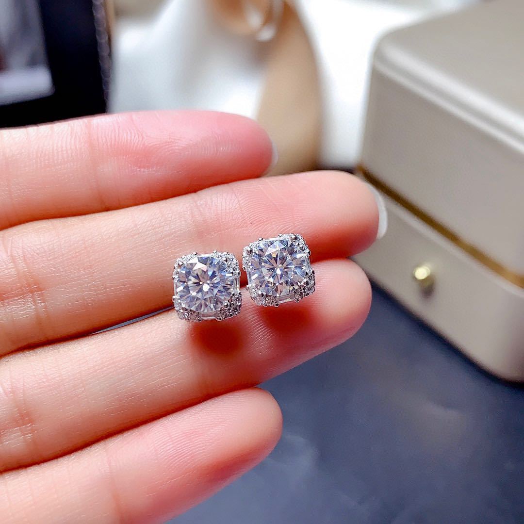 Simplicity Moissanite Gift Set For Women