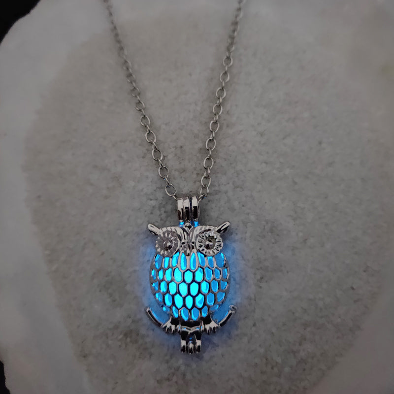 Glow-in-the-dark Owl Hollowed Women's Neckalace