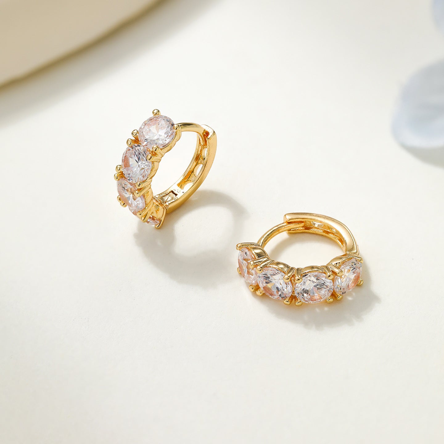 Ultra-glamorous Earrings Gift