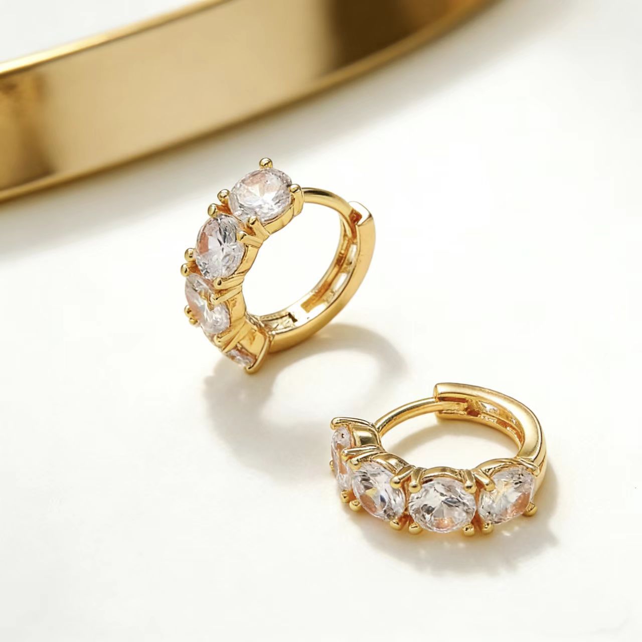 Ultra-glamorous Earrings Gift
