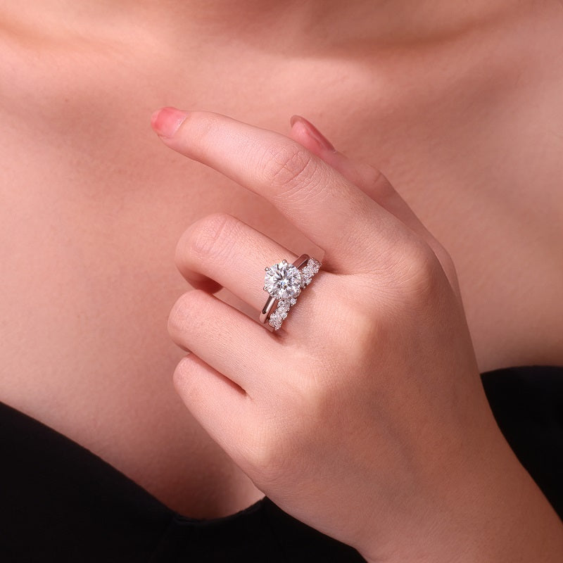 Round 3-carat Double Rings Set With Top-quality Moissanite