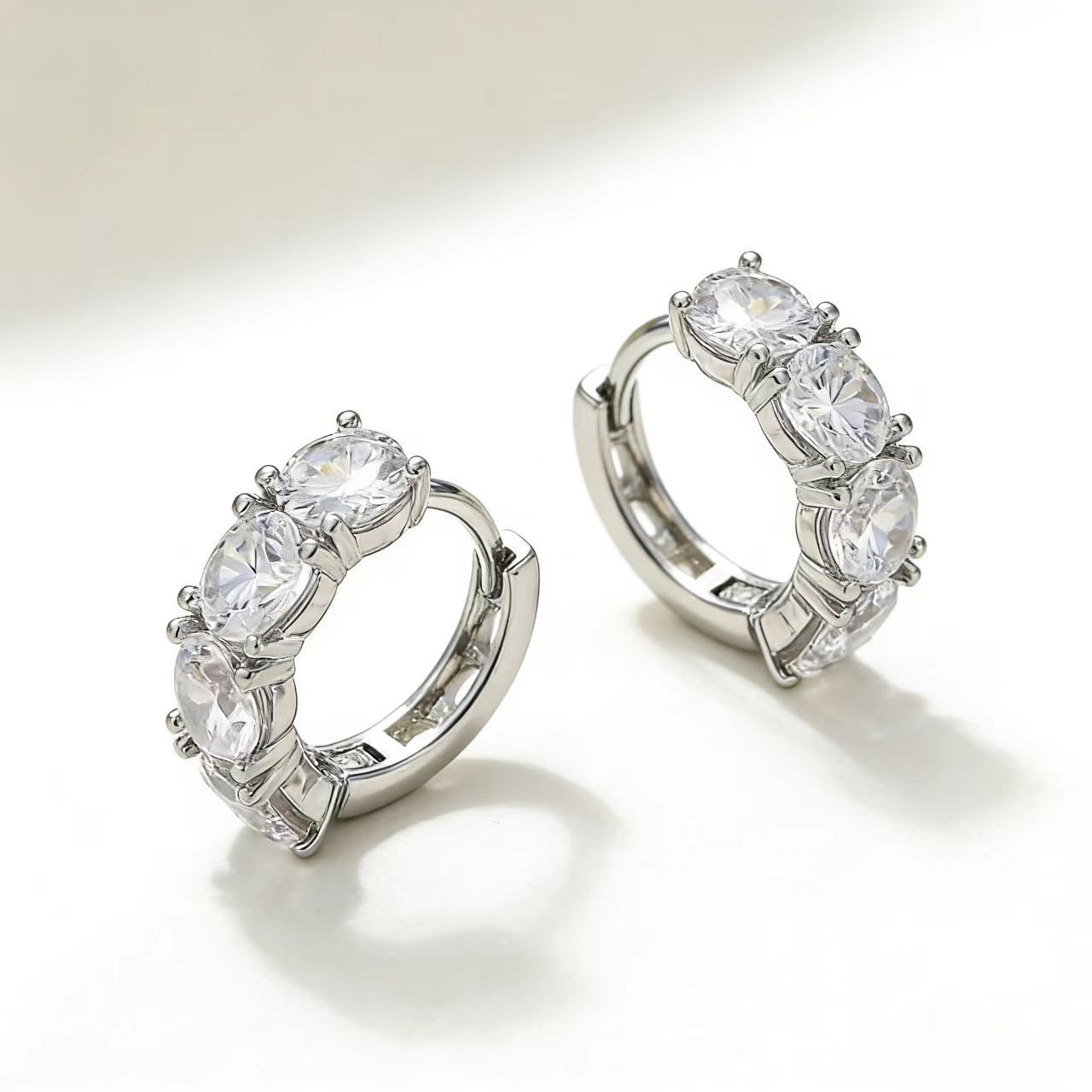 Ultra-glamorous Earrings Gift