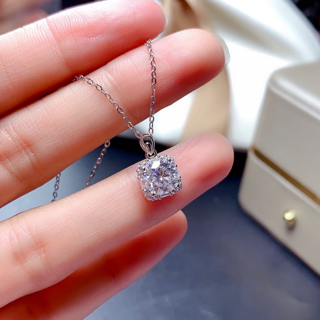 Simplicity Moissanite Gift Set For Women