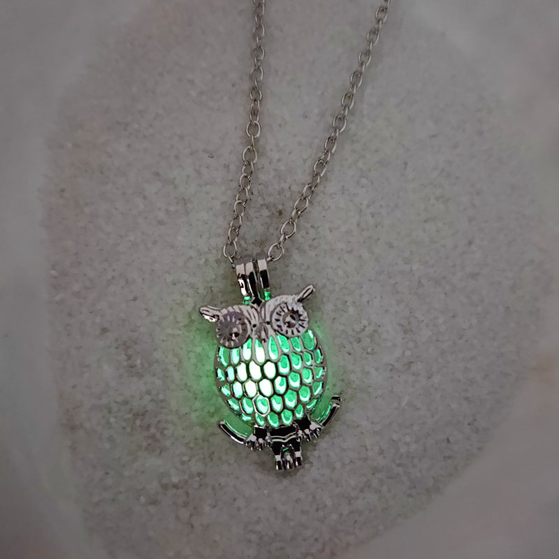 Glow-in-the-dark Owl Hollowed Women's Neckalace